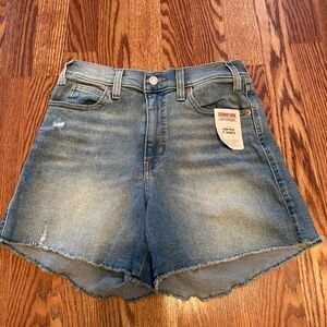 New Levi Strauss shorts. Size 6/W28. High rise. 5 inch inseam.